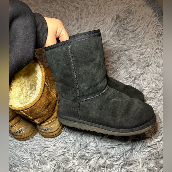 2 Pairs of UGG Boots - Picture 11 of 14